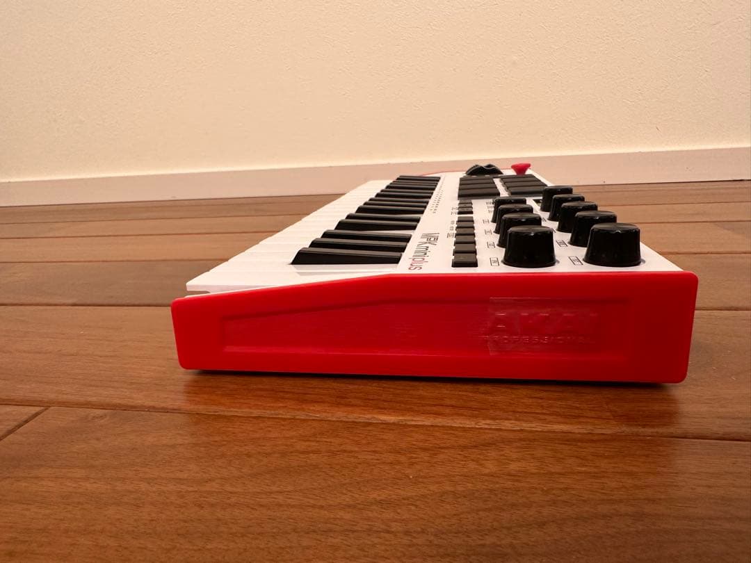 AKAI MPK mini plus 本体