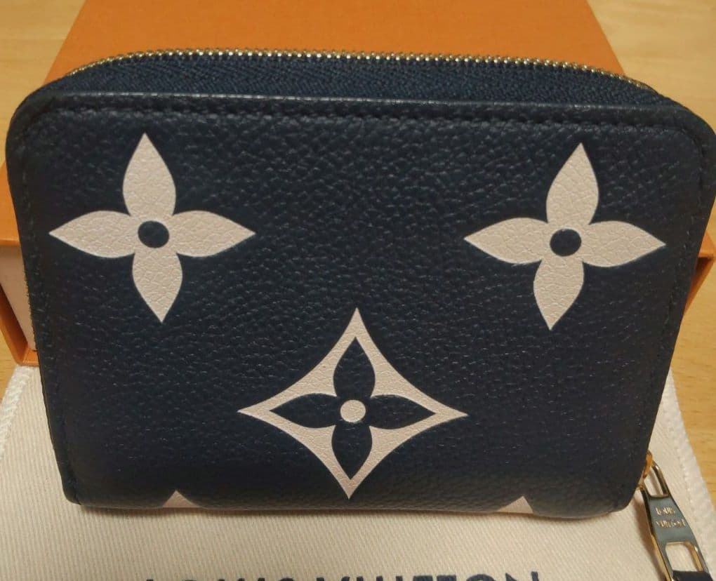 三連休限定値下げ☆未使用☆ヴィトン ジッピーパース モノグラムアンプラント