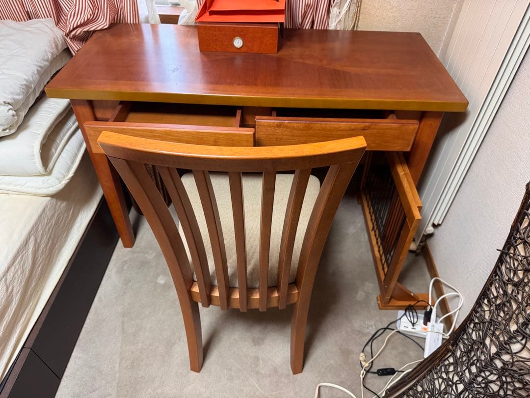 6*6様 Skovby(スコービー）社製ホームデスク＆ダイニングチェアセット