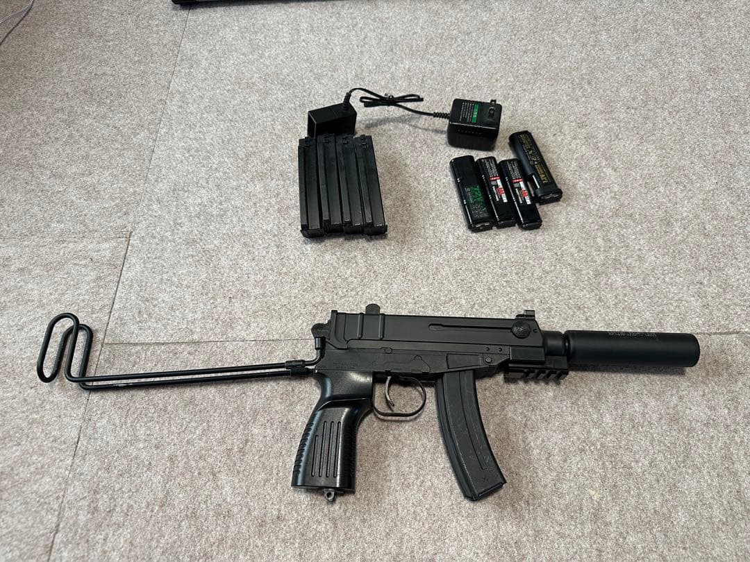 東京マルイ　電動Vz61スコーピオン