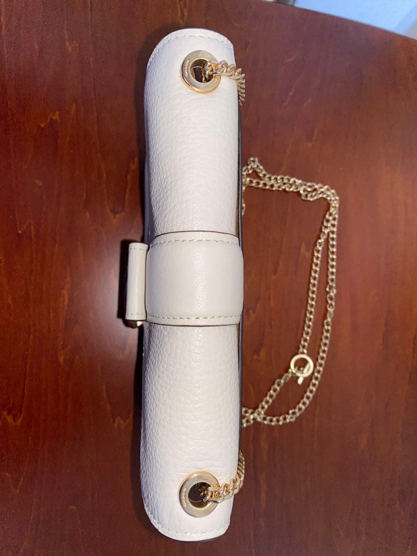 COACH ホワイトレザー ショルダーバッグ 馬車ロゴ ゴールドチェーン 美品