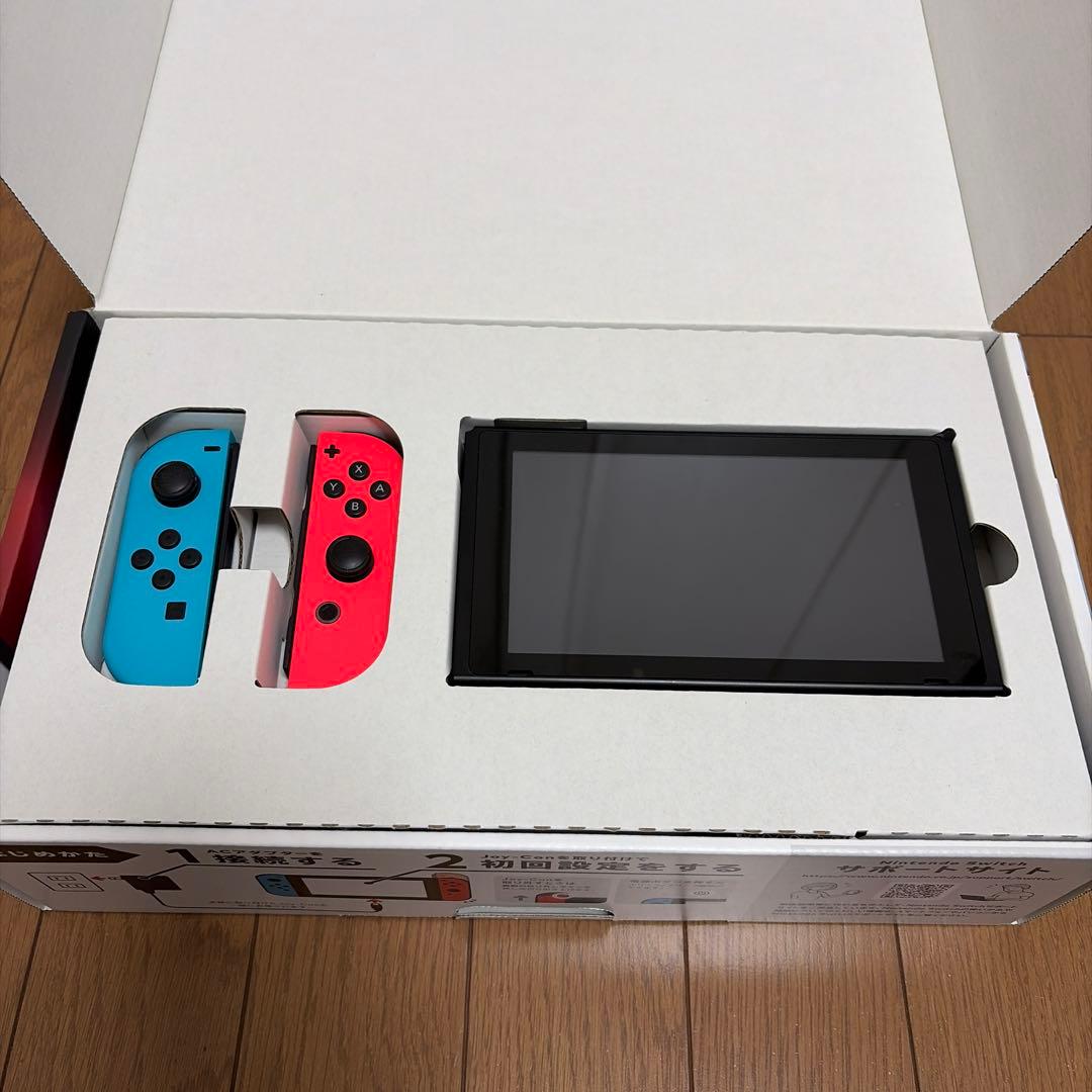Nintendo Switch本体（付属品つき）・ジョイコン・収納ケースセット