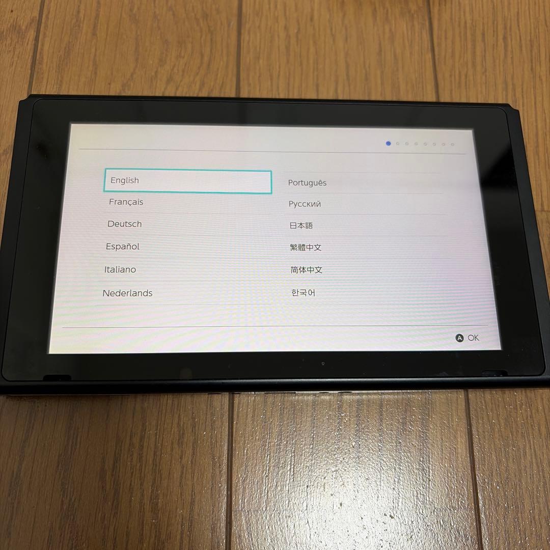 Nintendo Switch本体（付属品つき）・ジョイコン・収納ケースセット