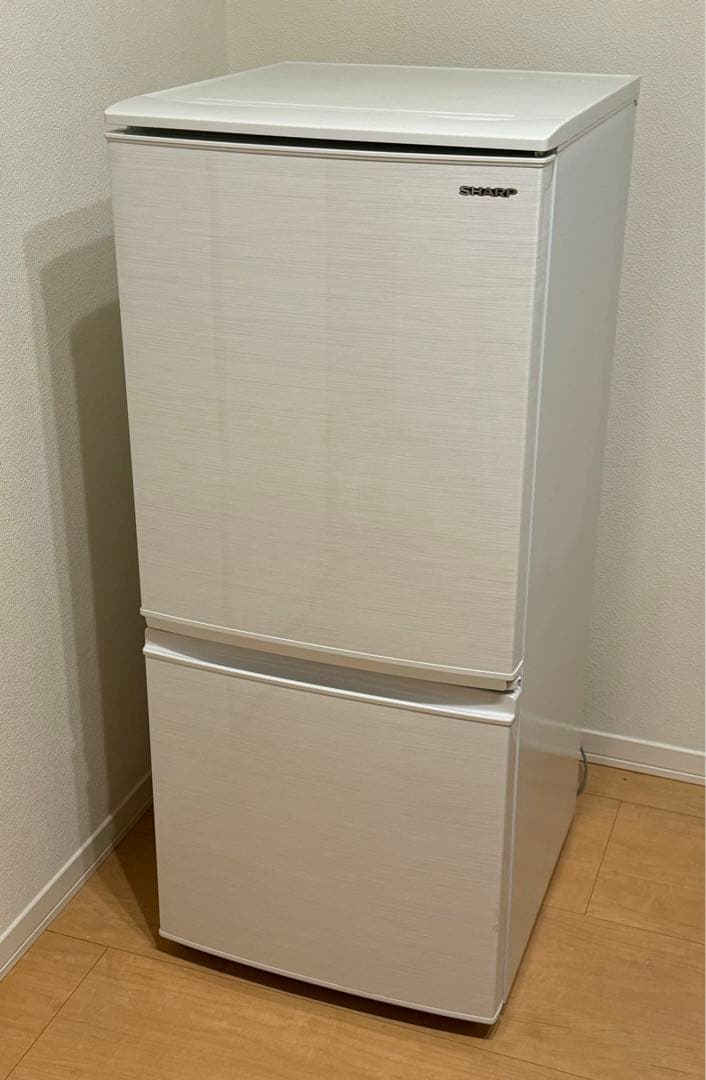送料無料 2019年製 シャープ 2ドア冷蔵庫 SJ-D14E-W/137L