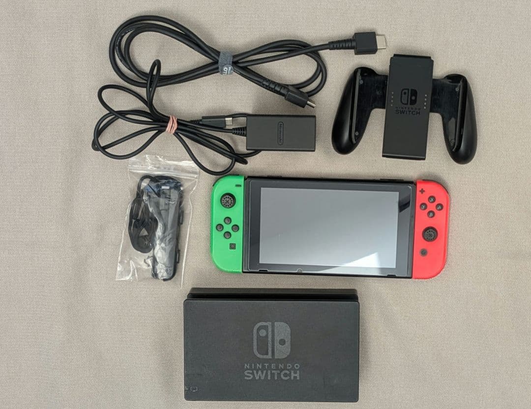 Nintendo Switch 本体 赤/緑 付属品付き