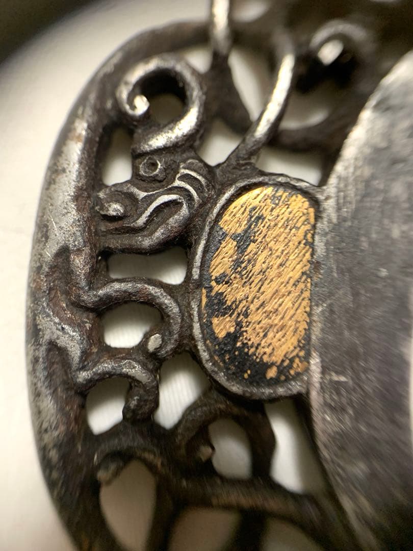 鉄製 鍔(つば) 複雑な彫刻