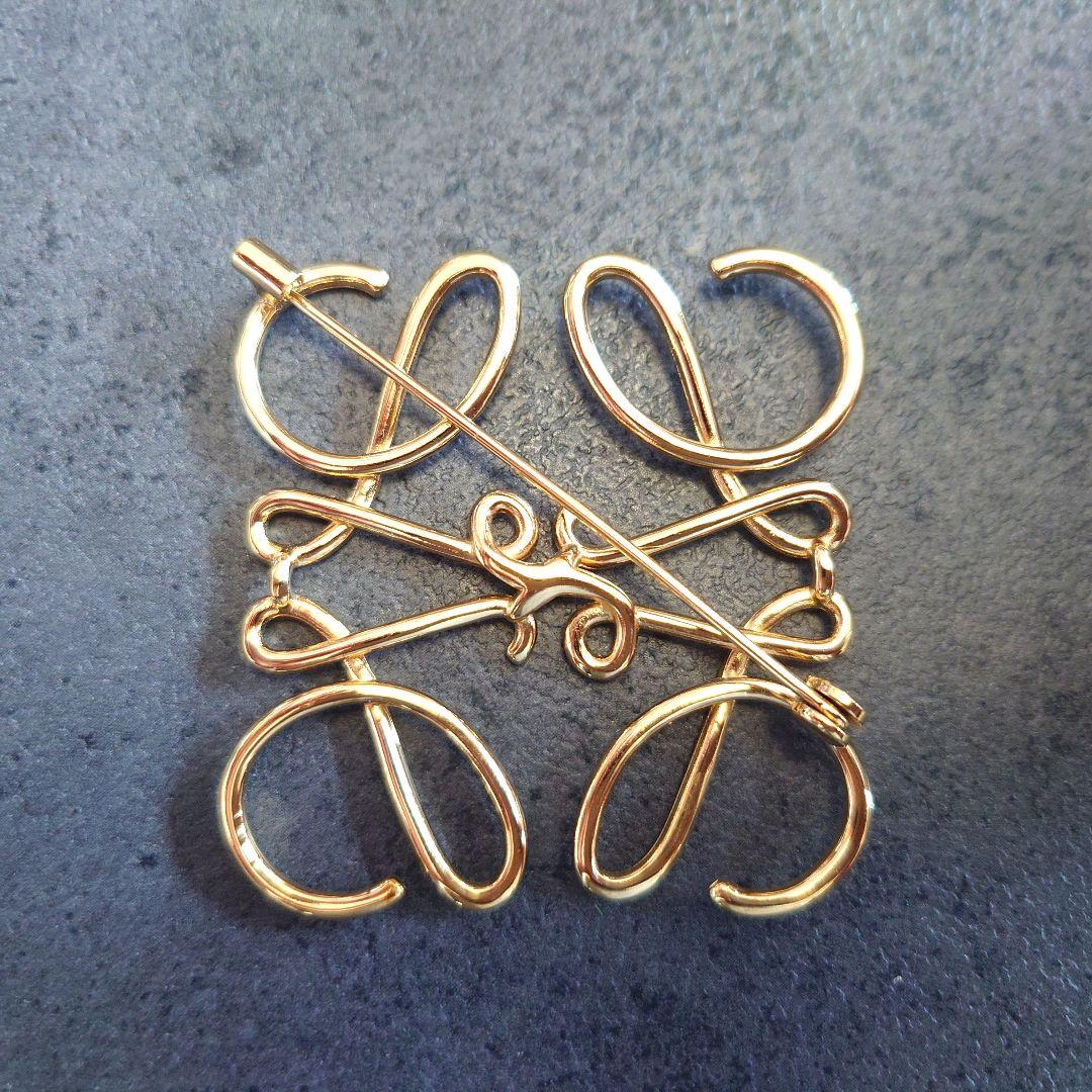 【新品未使用】LOEWE ブローチ ゴールド