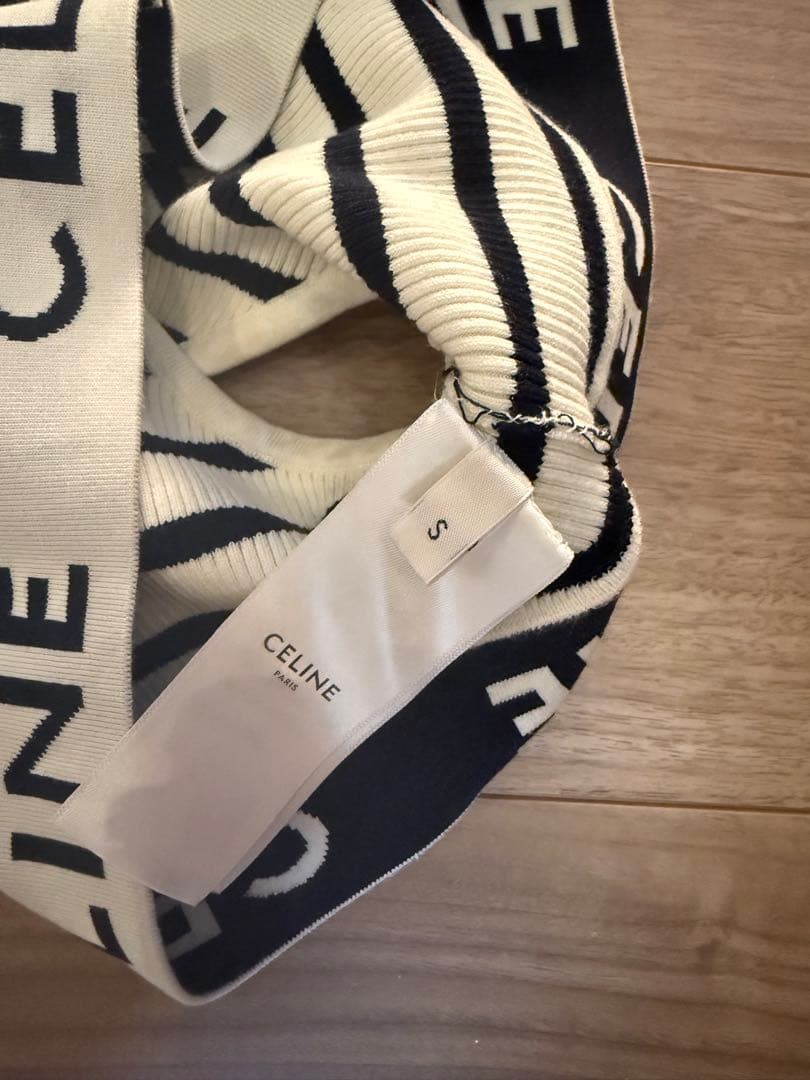 セリーヌ　ロゴタンクトップ