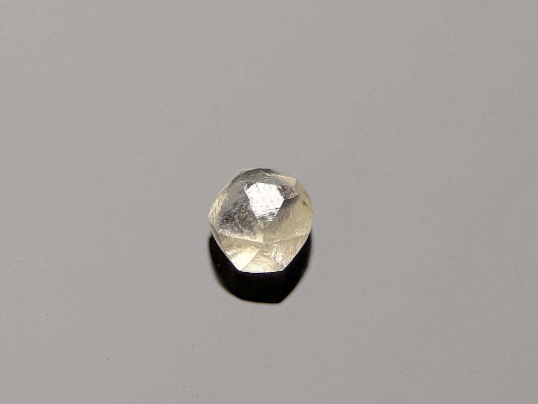 蛍光ダイヤモンド原石４色セット　計0.361カラット　ボツワナ産