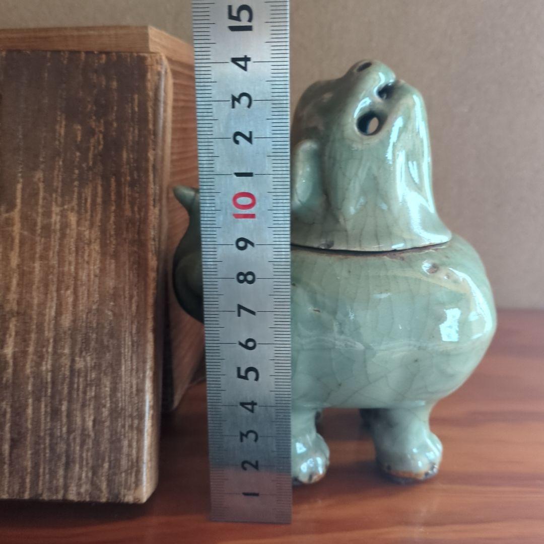 獅子形陶器 中型 淡い緑色　青磁香炉　獅子香炉　古美術品　骨董　中国