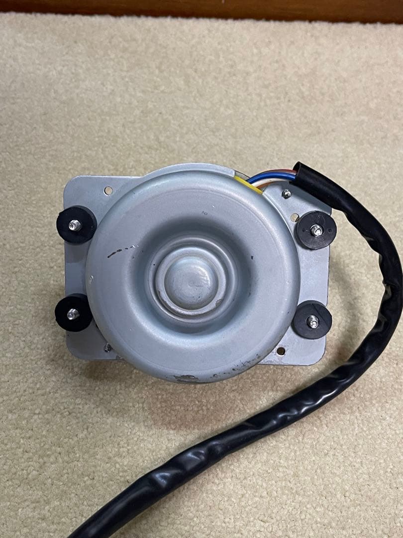 富士工業レンジフードゴムブッシュ付3速モーター中古再生品品番90213361