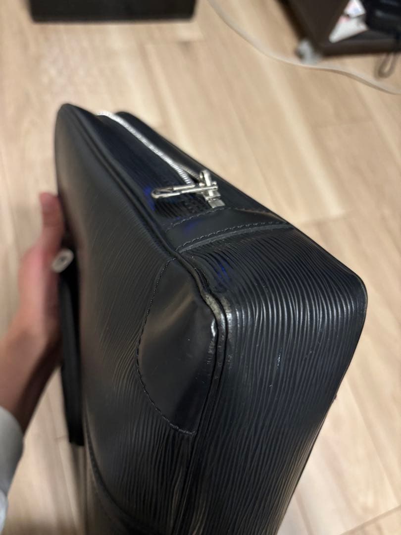 ルイヴィトン ビジネスバッグ エピ 正規品