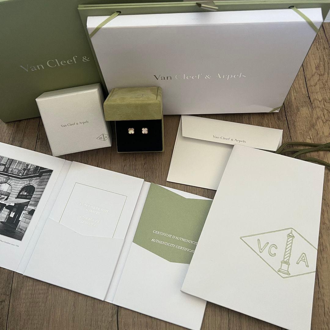 Van Cleef & Arpels スウィート アルハンブラ ピアス