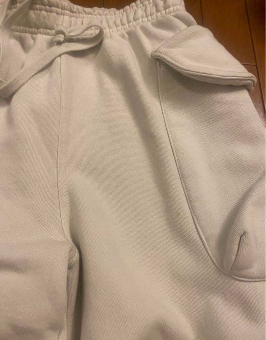 あおば着用　entire studios スウェットカーゴ