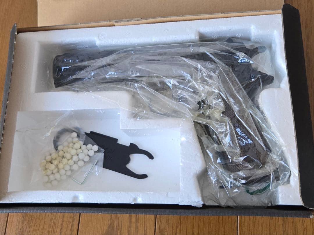 300 C　　SCW エアソフトガン BB弾付き