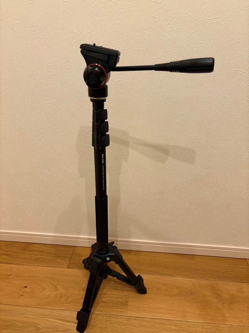 Sony HDR-CX680 ビデオカメラ 本体と三脚