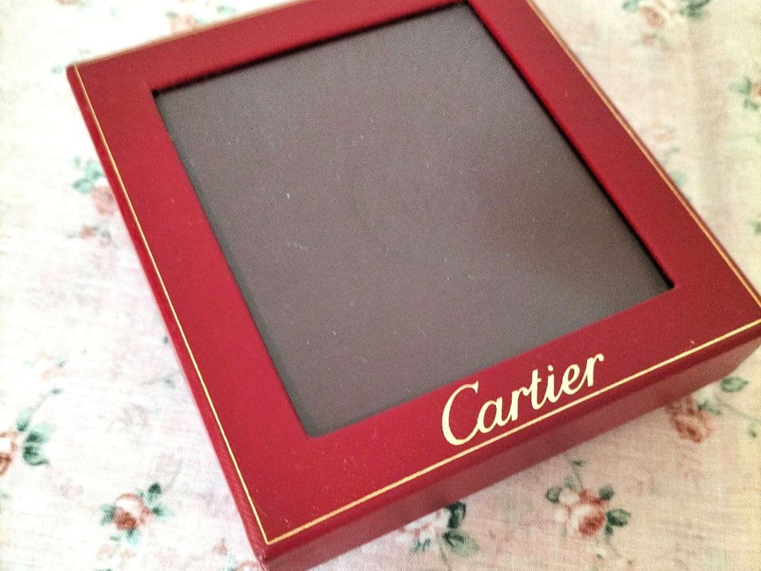 くまさん様　カルティエ　2つ折り財布　未使用ですが長期保管品です