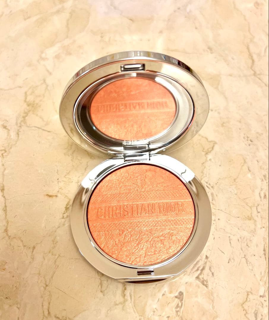 <新品・未使用> ディオールスキン フォーエヴァー グロウ ルミナイザー