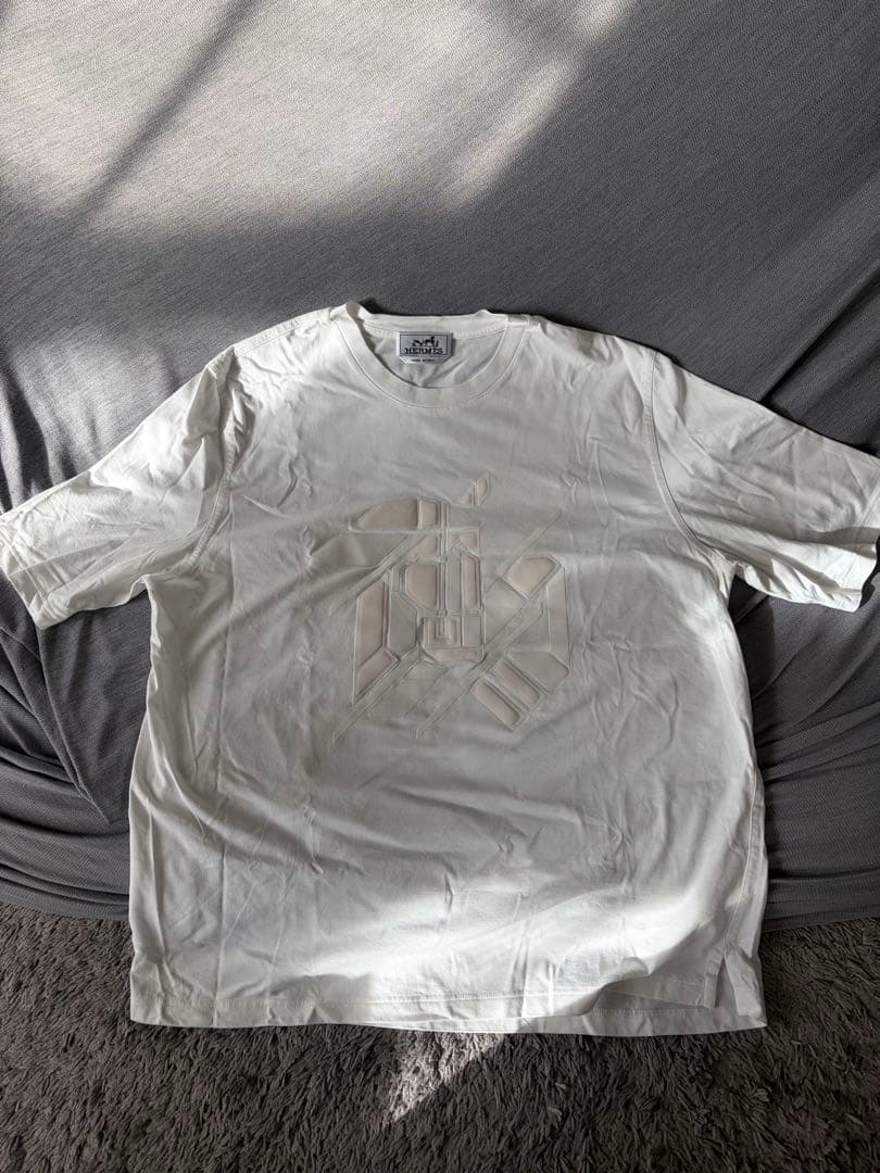 【メンズ】エルメス ホワイト シュヴォーアシンメトリー3D Tシャツ