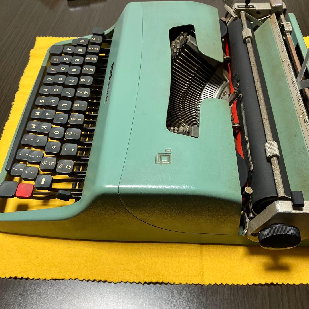 ほぼ完動品　タイプライターOlivetti Lettera 32 #497