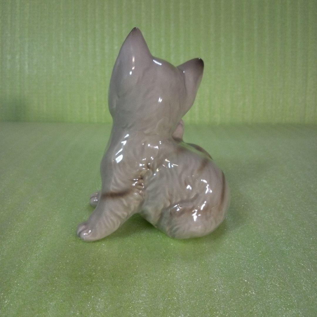 アンティークな猫の置物　サバトラ？　アメリカンショートヘア？