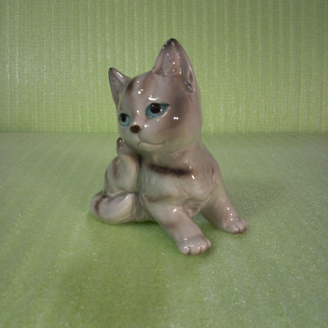 アンティークな猫の置物　サバトラ？　アメリカンショートヘア？