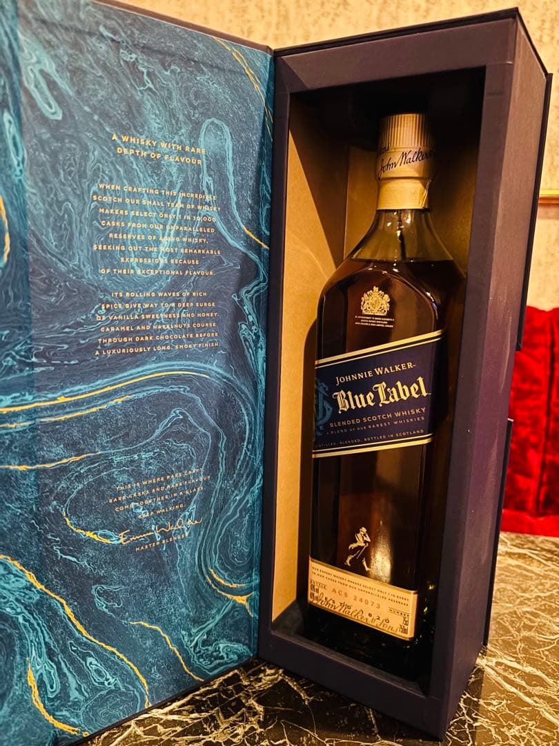 ジョニー・ウォーカー ブルーラベル ウイスキーブレンデッドスコッチボックス付き