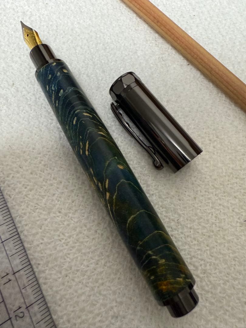 川窪さんの万年筆、絶版