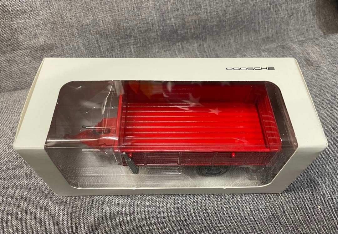 PORSCHE MUSEUM ポルシェミュージアム 荷台 ミニカー（レッド）