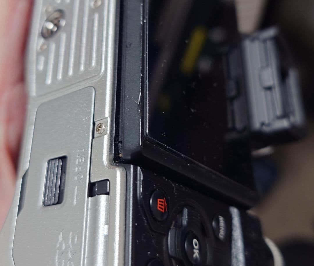 OLYMPUS OM-D E-M10 Mark II　ダブルズームレンズキット