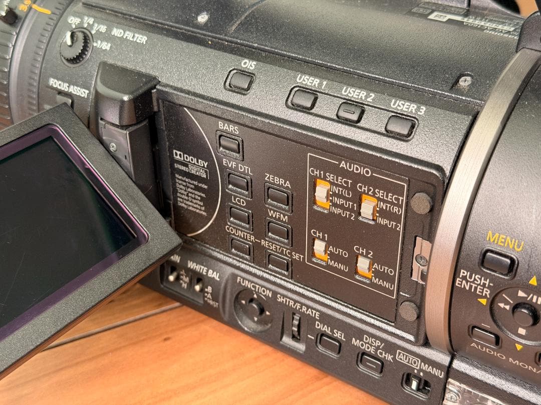 Panasonic 業務用ビデオカメラ AG-AC160A 動作品／使用感あり