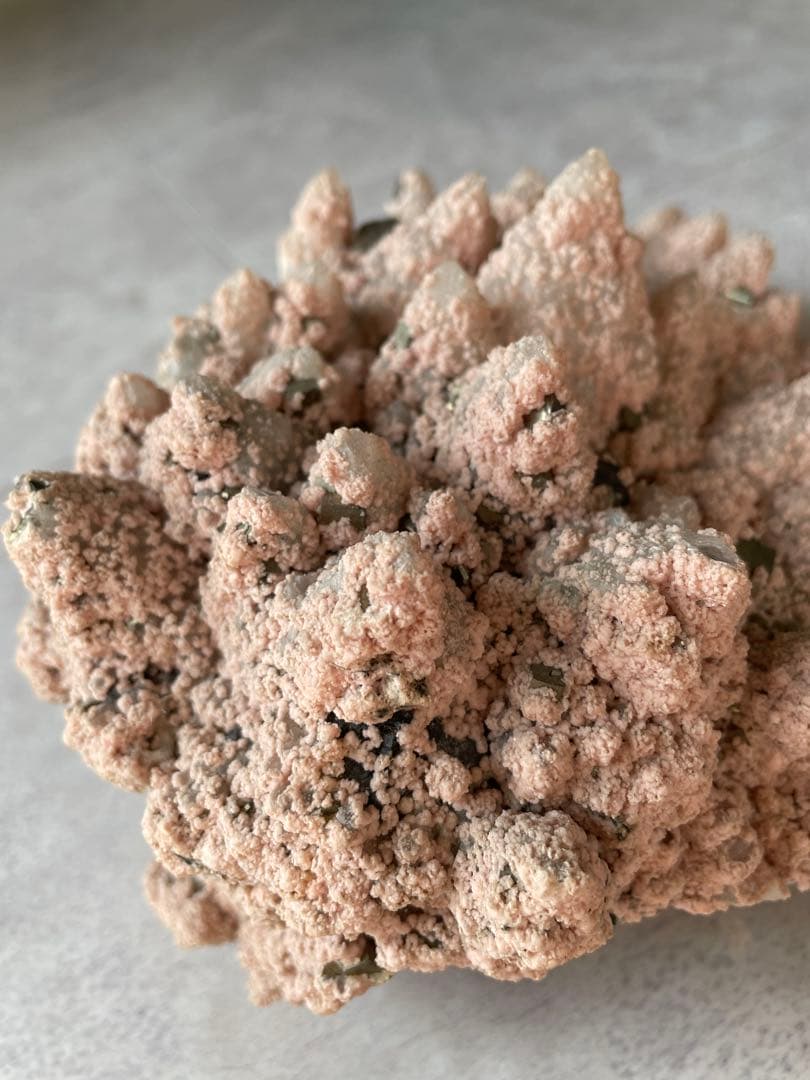 青森県尾太鉱山産　天然石約2.7㌔　ピンク　希少品