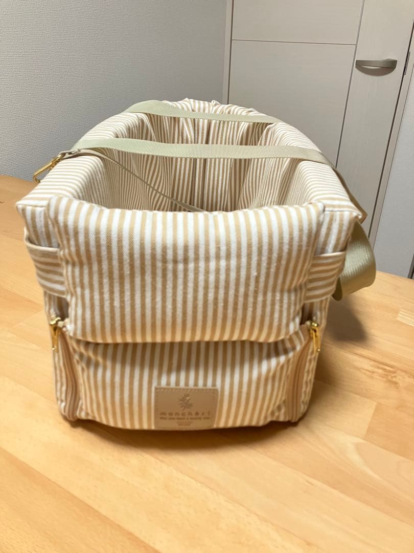 moncheri モンシェリ キャリーバッグ　カーシート ドライブ 小型犬