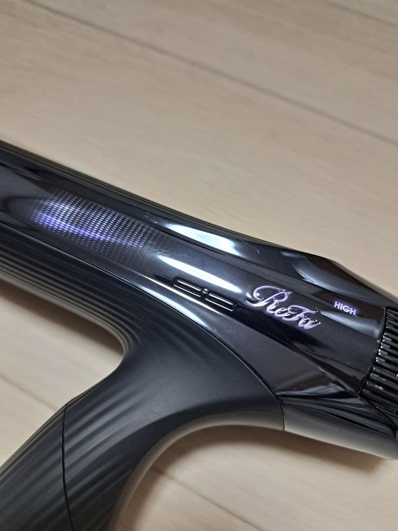 リファ ドライヤースマートW ダブル Refa 2024年製　海外対応 ブラック