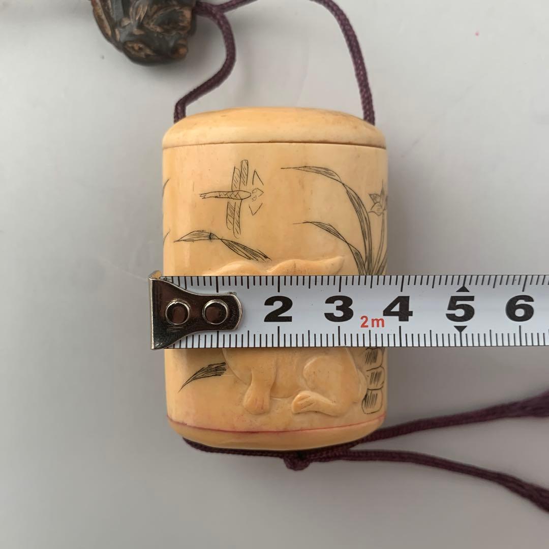 ウサギ彫刻印籠　縦6, 横4cm