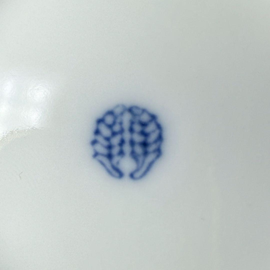 市川光春　鍋島藩御庭焼　色鍋島桜散桃文様高台皿　櫛高台　七宝繋ぎ