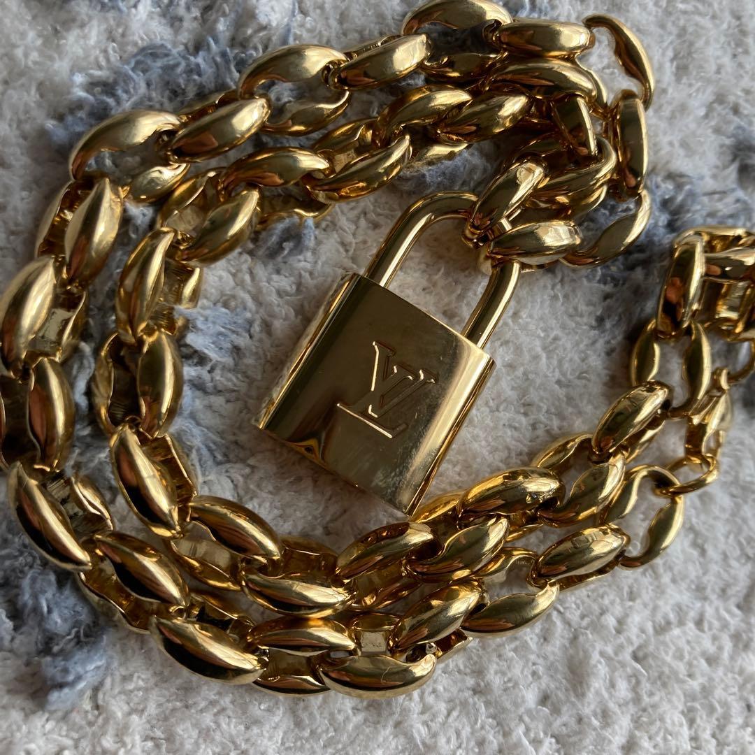 LOUISVUITTON南京錠　カデナ　ネックレスお探しの方にも！