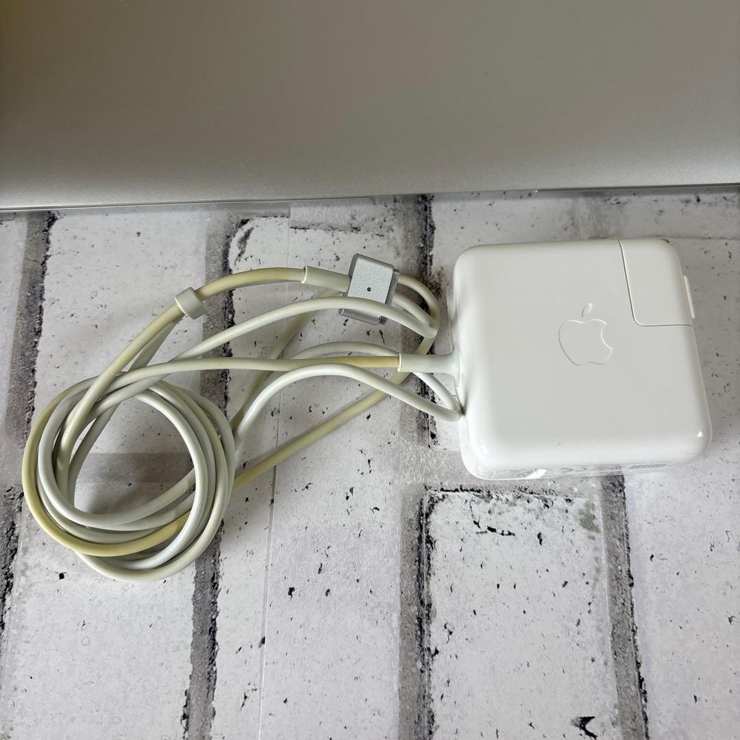 凜*様 美品 MacBook Air 2017 充電器あり