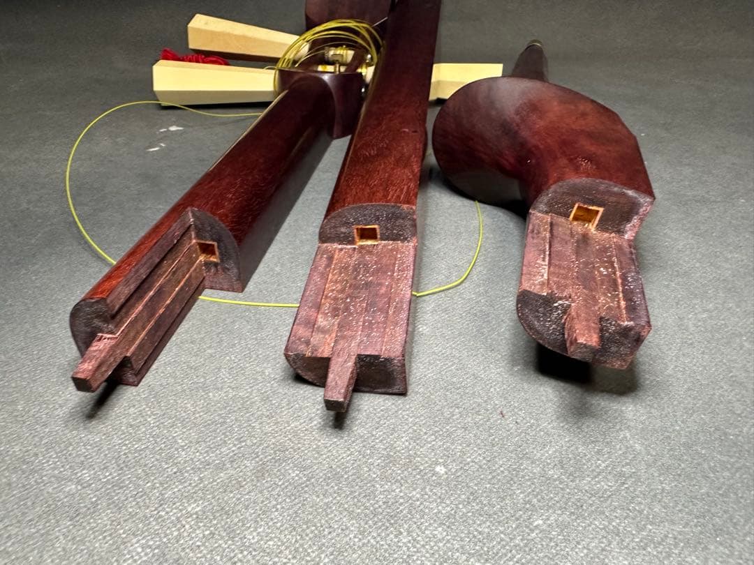 津軽三味線　太棹　紅木紫檀製　天然素材 　弦楽器　民謡 伝統楽器