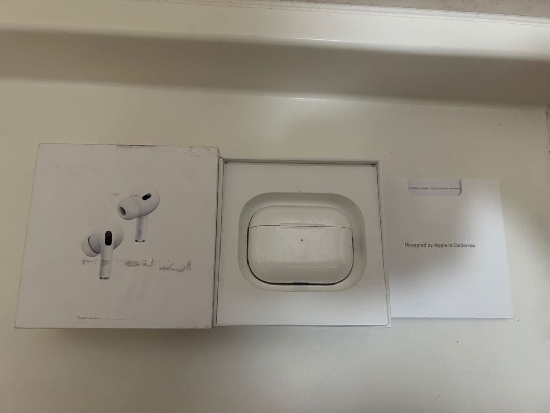 Apple AirPods Pro第二世代 本体 充電ケース付き