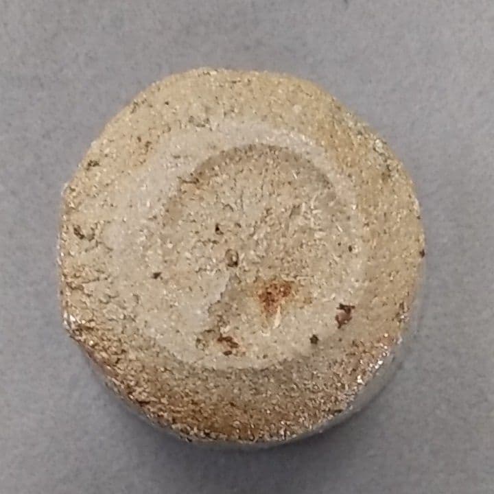 西岡小十　氏作　唐津焼　唐津ぐい呑み　箱なし　(NO.1)