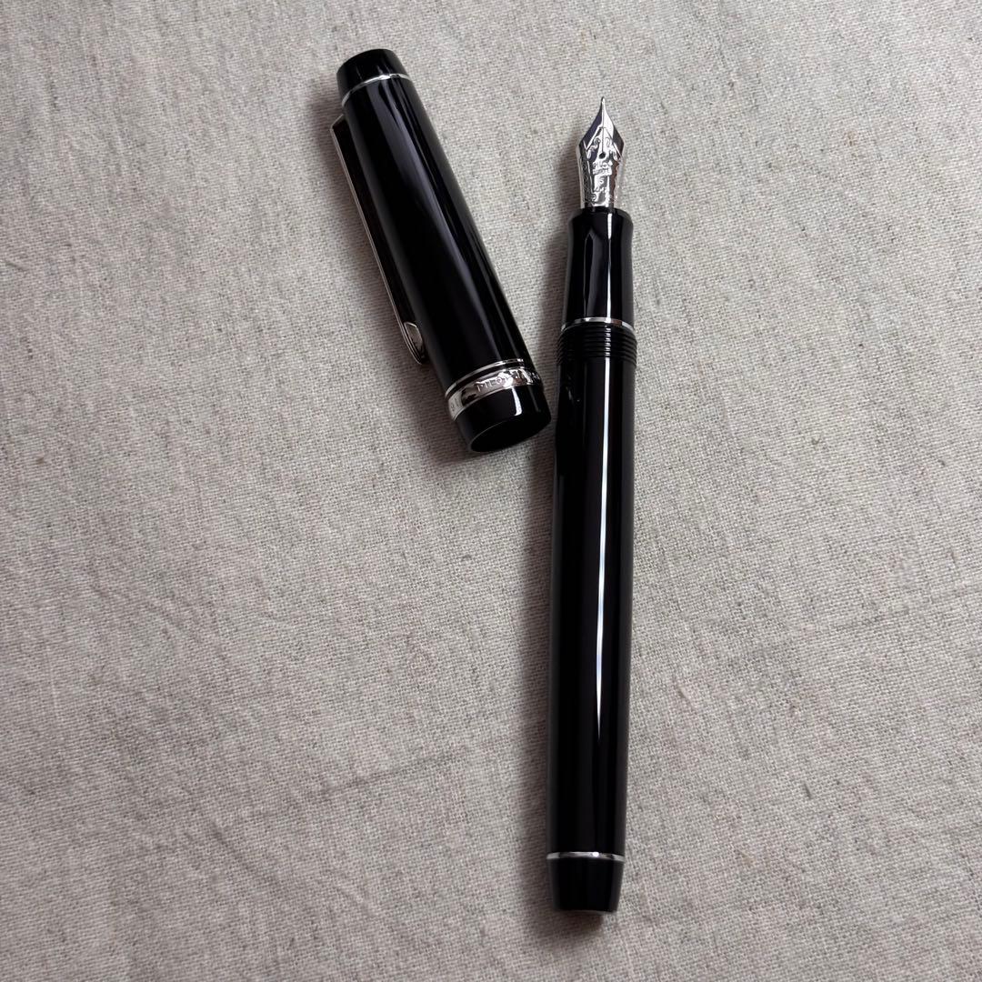 PILOTパイロット　カスタム　ヘリテイジ91　万年筆 ブラック　14K