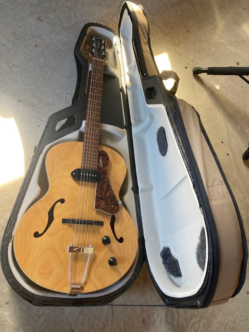 Godin 5th Avenue セミアコースティックギター