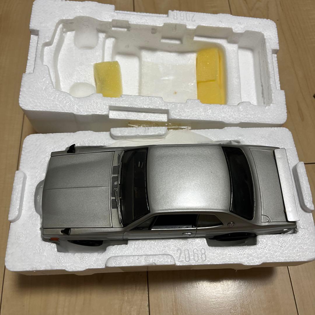 Nissan Skyline 2000 GT-R ハードトップ 1/20スケール