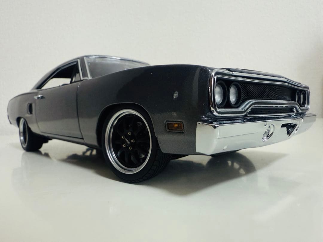 GMP/Plymouthプリムス RoadRunnerロードランナー 1/18