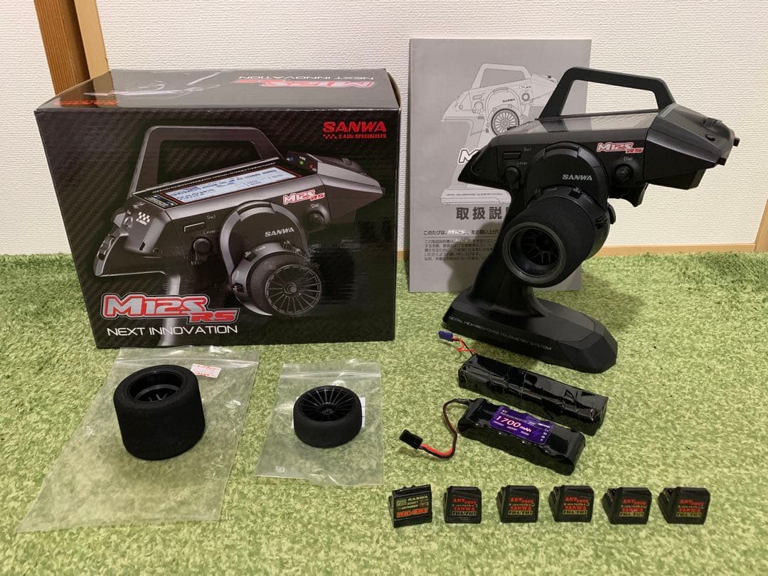 サンワM12S RS、バッテリー2個、受信機7個付属