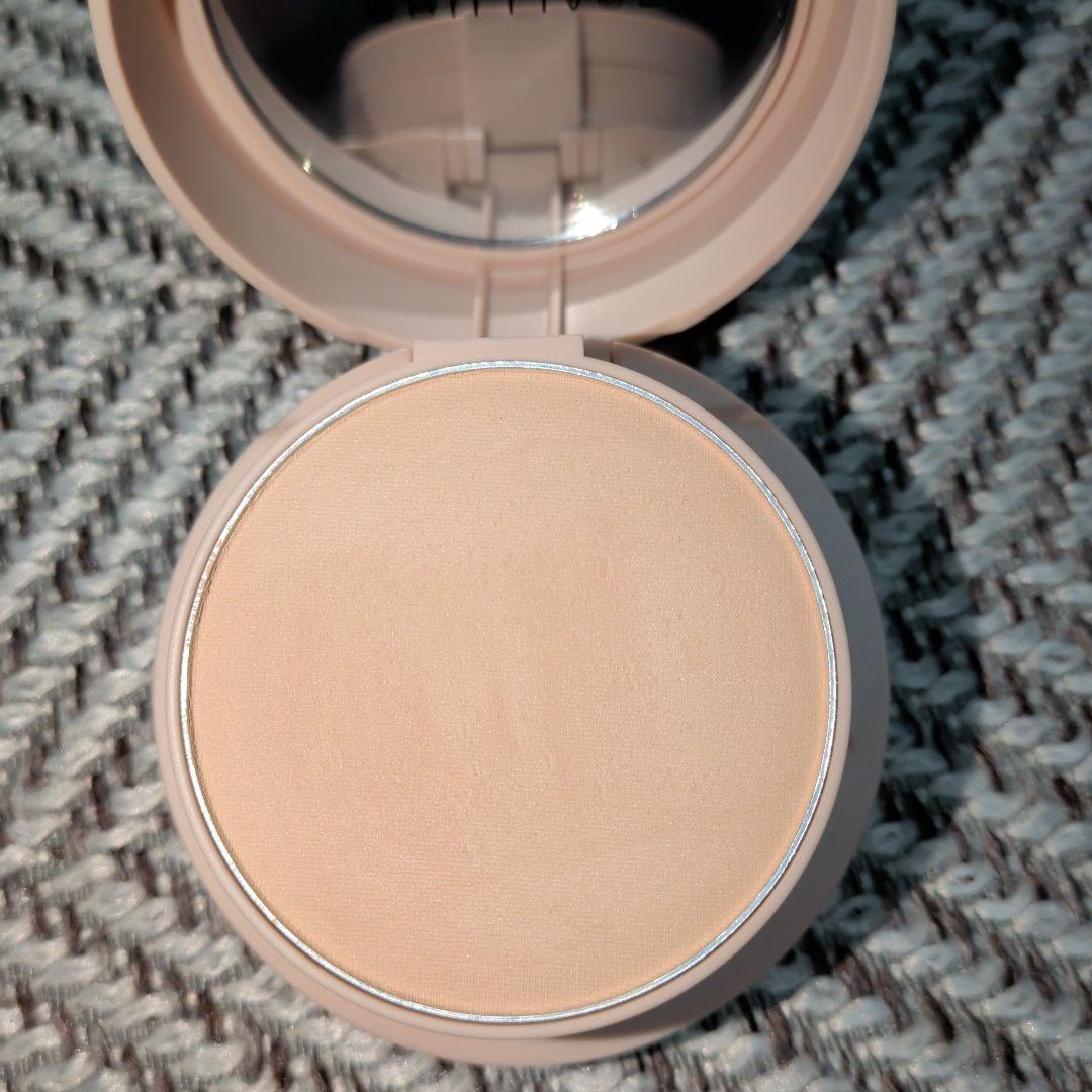 ブリリアージュ オーセンティックウーマン エフォートレスシック　色白肌　20