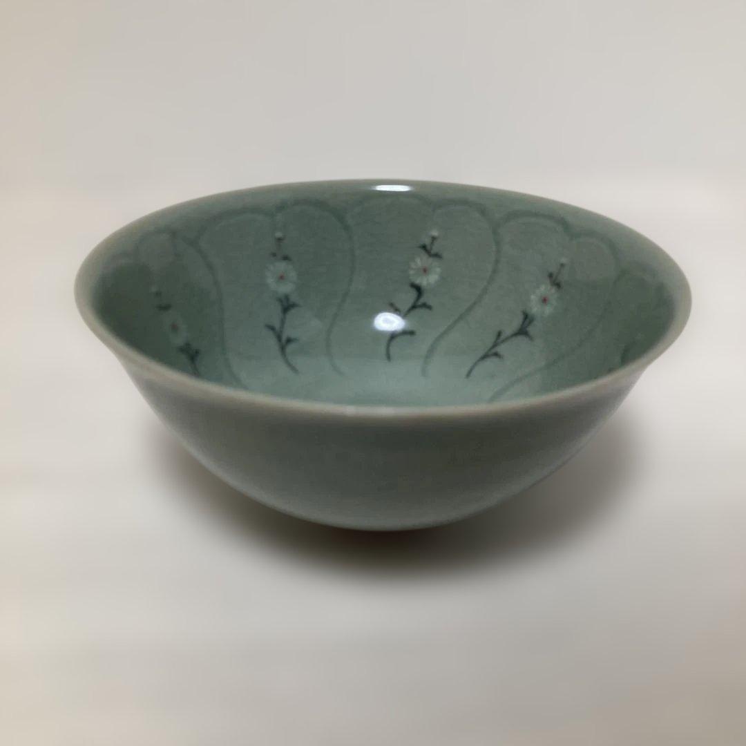 茶碗 漢青陶窯　韓国人気作家【金福漢】作 青磁茶碗　木箱付　青緑色 花模様