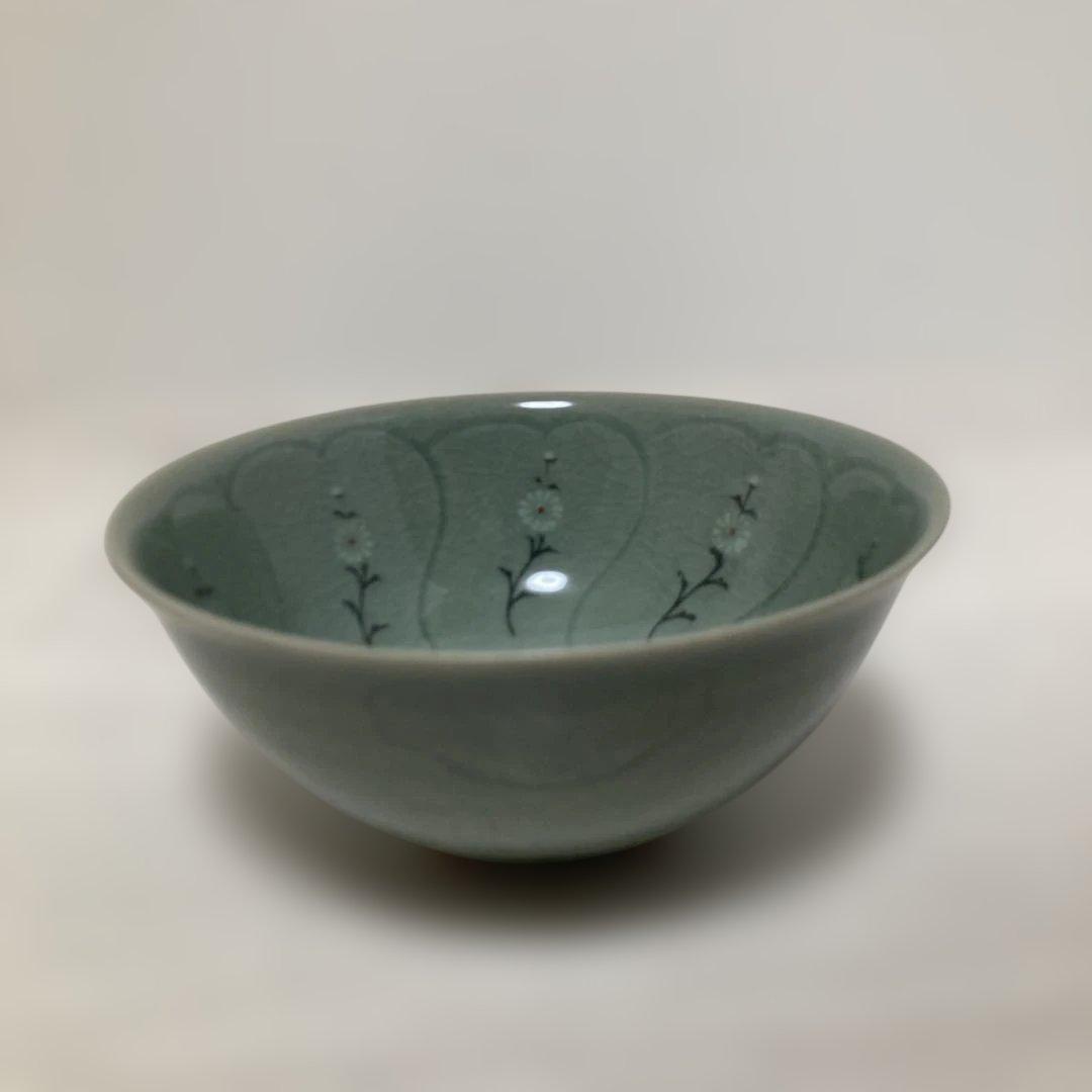 茶碗 漢青陶窯　韓国人気作家【金福漢】作 青磁茶碗　木箱付　青緑色 花模様