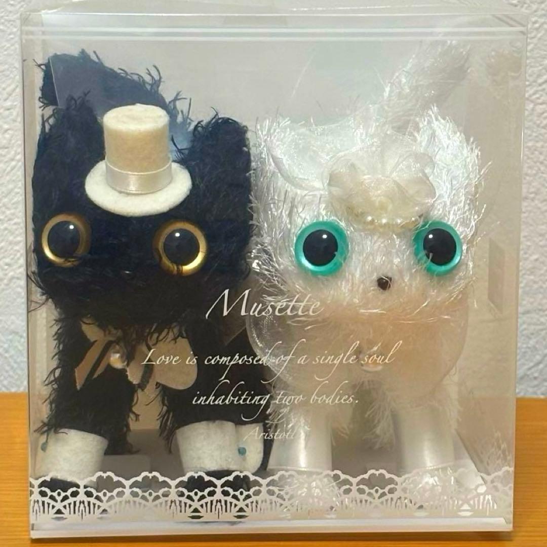 マリーメゾンドミュー マスコット 黒猫と白猫 ウエディングデコレーション